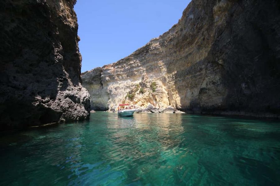 Mellieha: 11:00 AM Speedboat Trip Around Comino Cave & Blue Lagoon