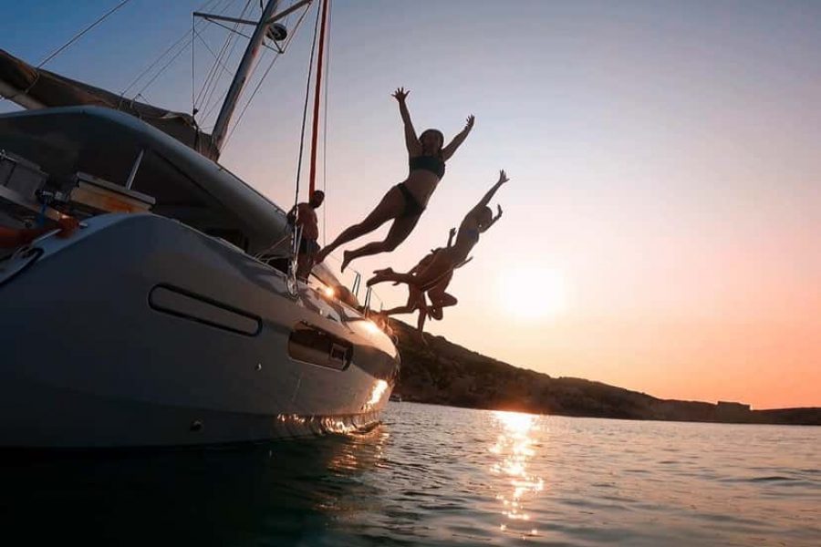 Valletta: Evening Catamaran Boat Trip