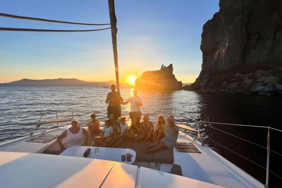 Bugibba: St. Paul’s Bay Half-Day Scenic Catamaran Boat Trip with Drinks