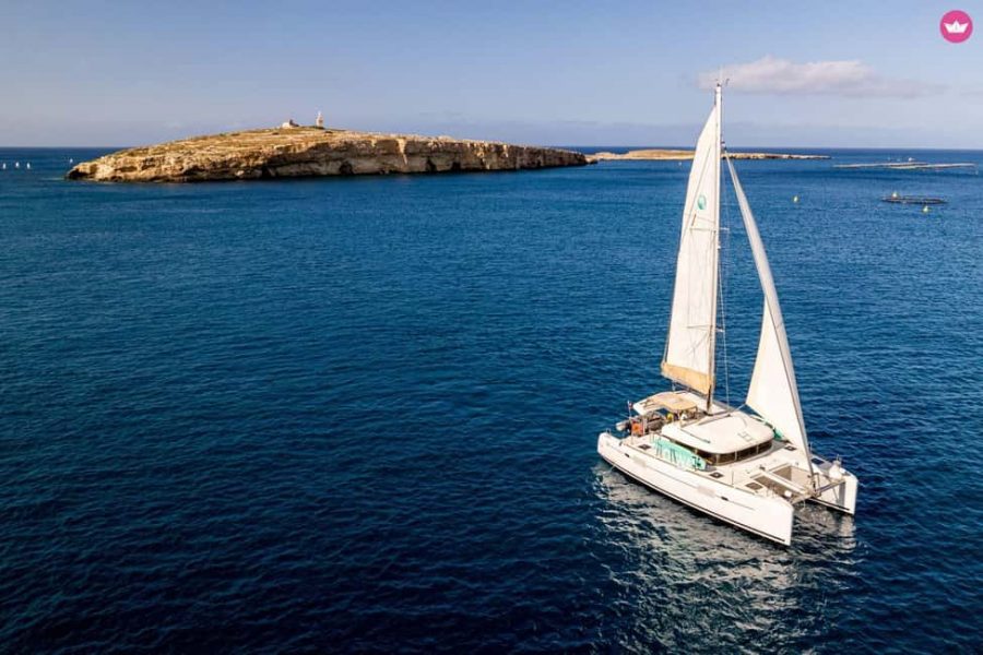 Ta Xbiex: Private Catamaran Boat Trip to Comino & Surroundings