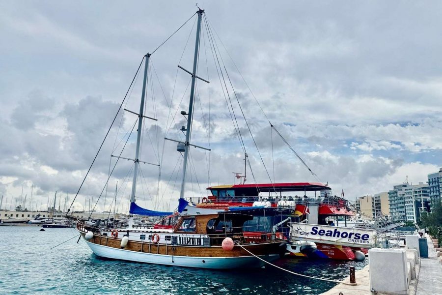 Bugibba: Gozo, Comino and Blue Lagoon Boat Trip with Sea Caves