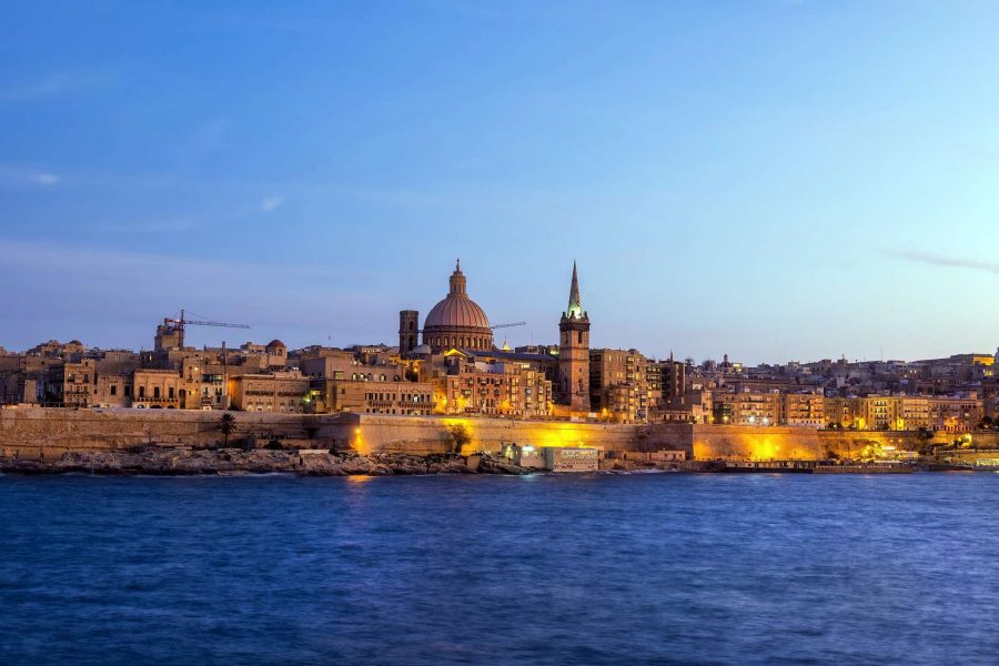 Sliema: Marsamxett Harbour and Valletta Grand Harbour Cruise by Night